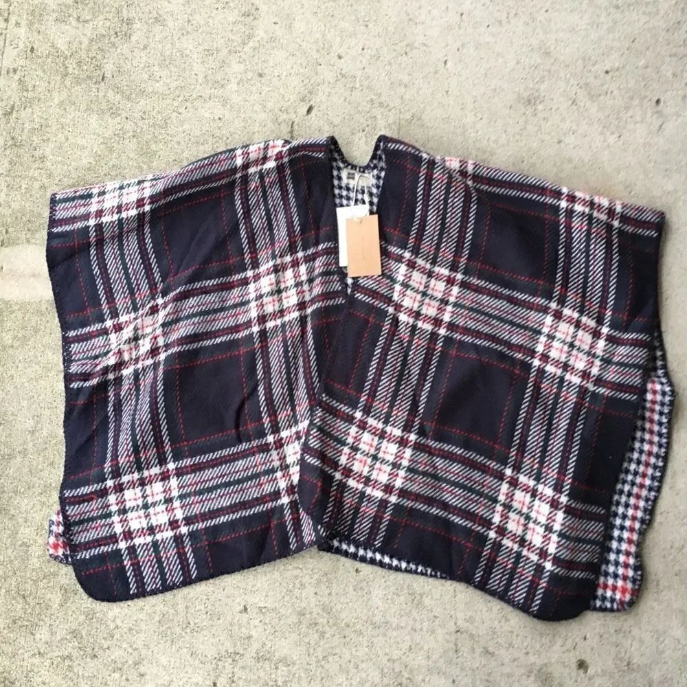 NWT Look by M tartan plaid poncho. OS